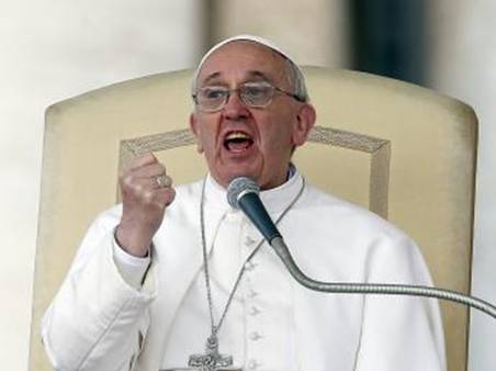 Giáo hoàng Phanxico phát bi?u t?i Nhà th? Thánh Phêrô trong m?t bu?i nói chuy?n hàng tu?n, Vatican, 03/04/2013.